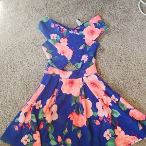 Flaral cut out dress